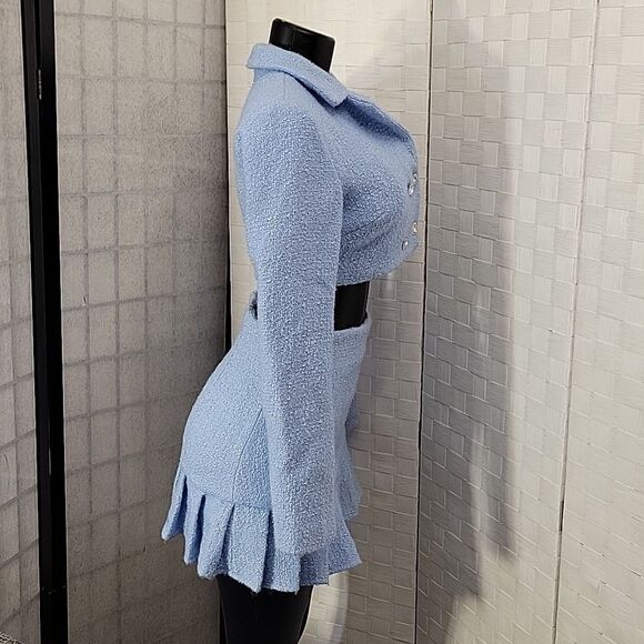 BRAND NEW WOVEN TWEED BLAZER FEATURING A CROPPED LENGTH, NOTCHED LABELS SETS - Picture 14 of 16